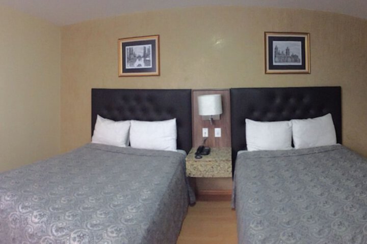 Room 9 of 42