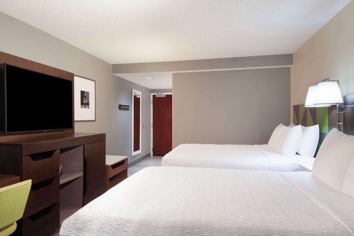 Room 13 of 28