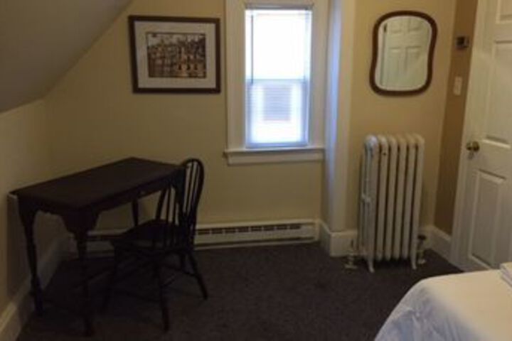 Room 16 of 48