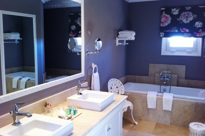 Bathroom Interior Photo