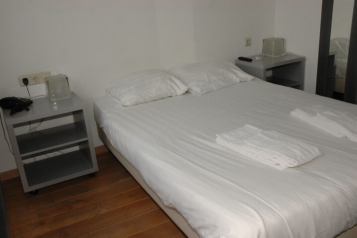 Room 15 of 70