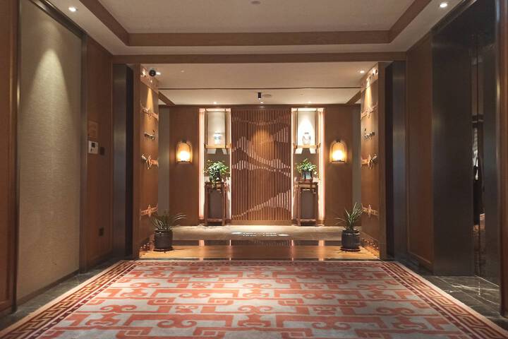 Hotel Interior 6 of 17