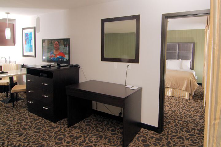 Room 27 of 44