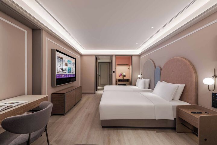 Room 15 of 35
