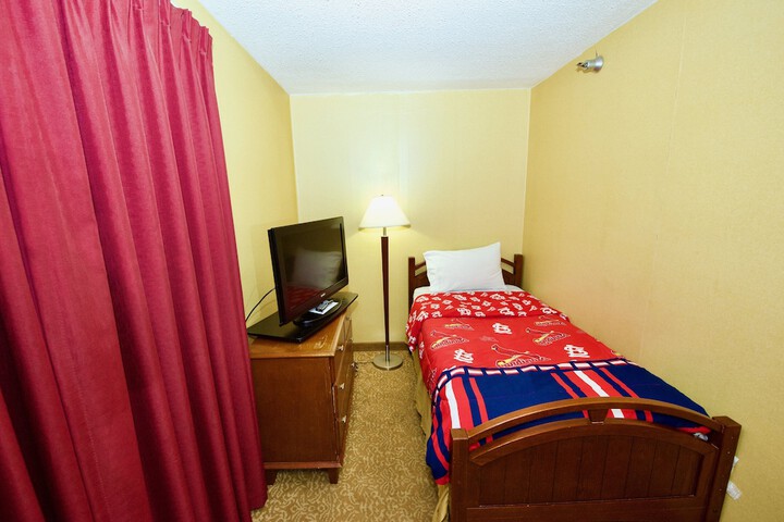 1 King Bed (10 of 19)
