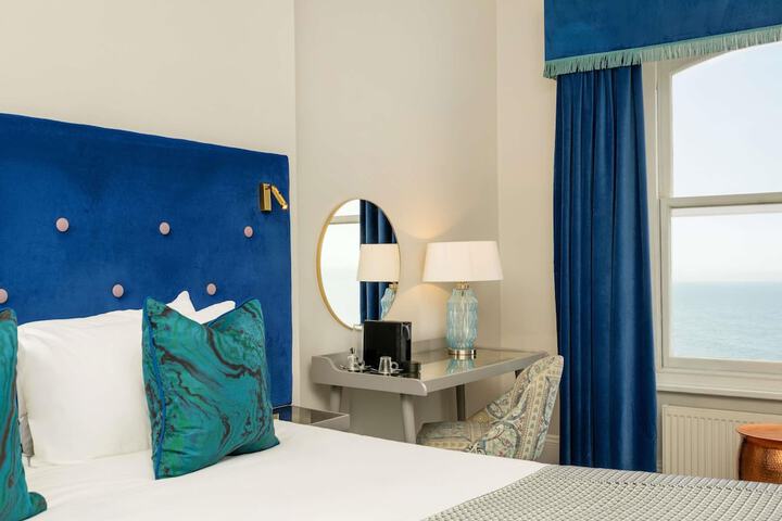 Room 32 of 111
