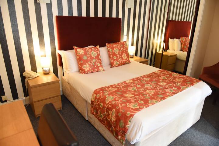 Room 16 of 62