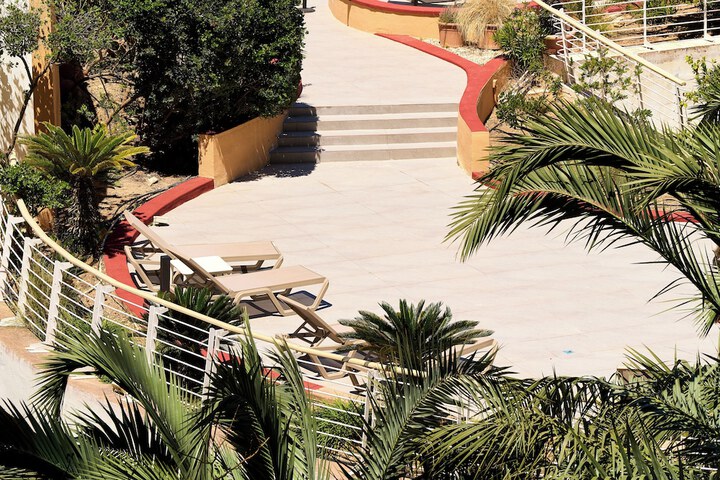 Hotel Exterior 245 of 267