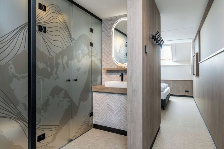Room 27 of 55
