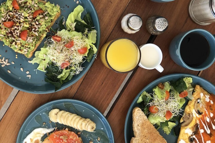 Breakfast/Coffee Service 82 of 94