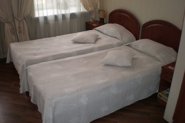 Room 3 of 33
