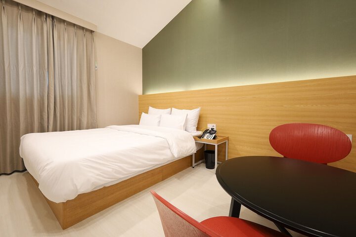 Room 36 of 62