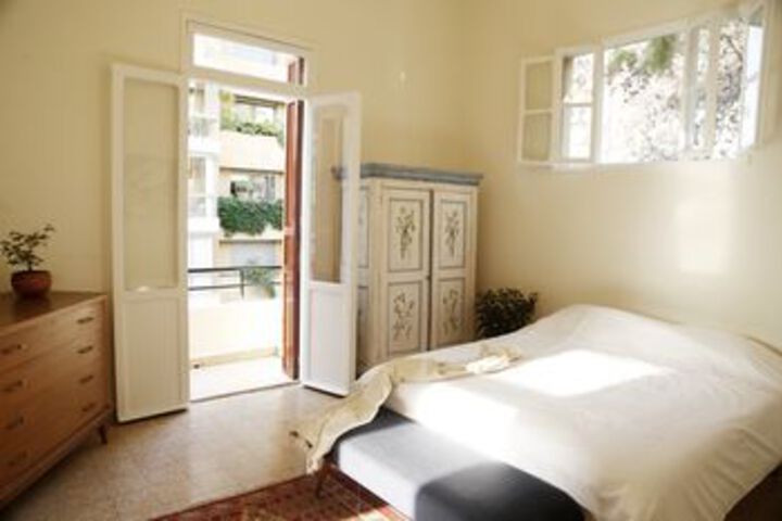 Room 12 of 28