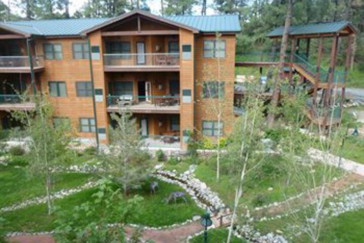 Hotel Exterior 9 of 87
