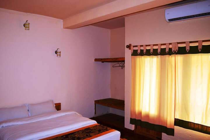 Room 4 of 47
