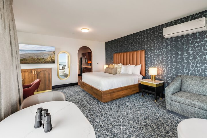 Room 51 of 220