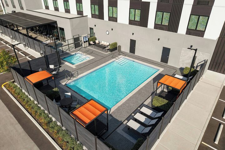Pool 14 of 27