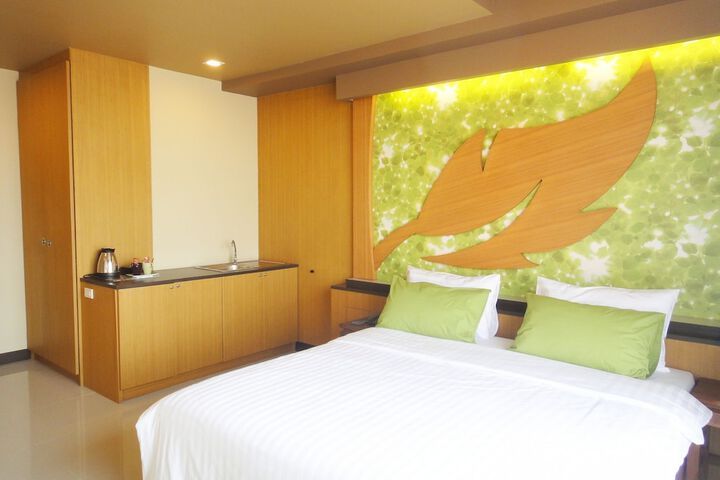 Room 9 of 20