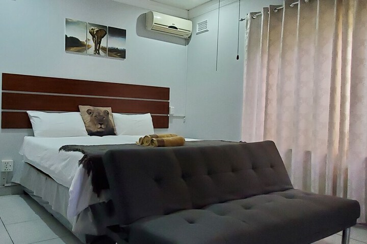 Room 9 of 52