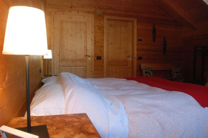Room 12 of 52
