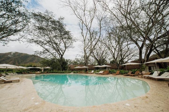 Pool 5 of 10