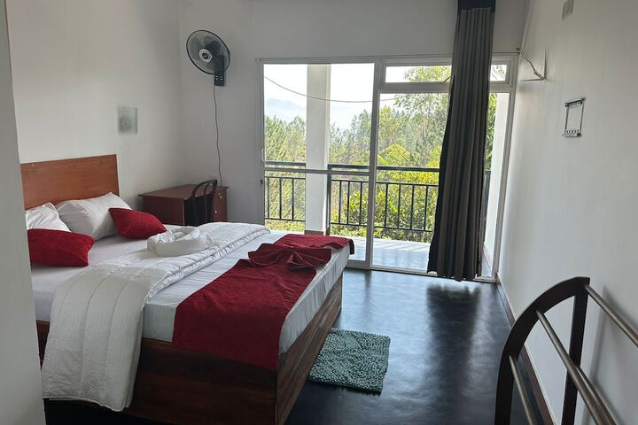 Room 2 of 10