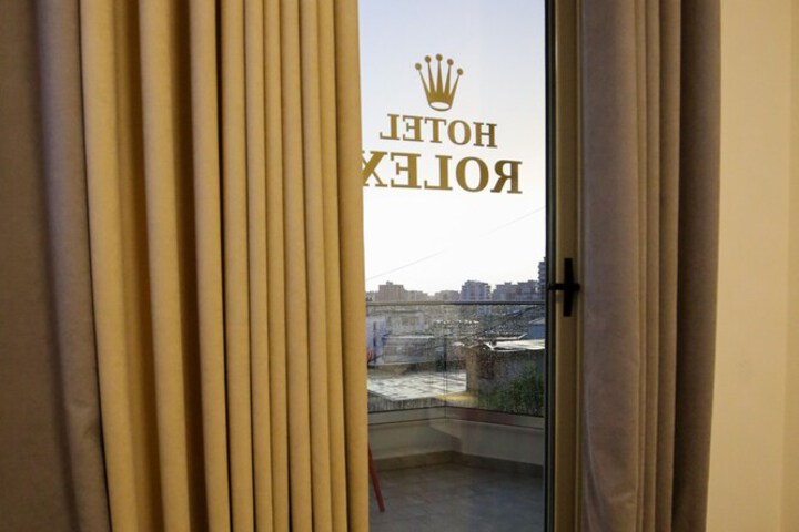 Room 16 of 43