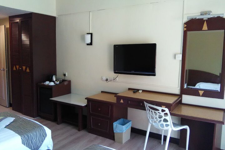 Room 7 of 14