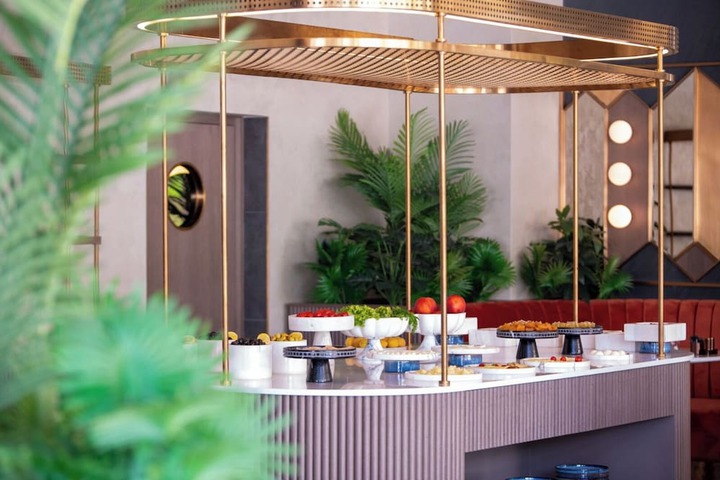 Breakfast buffet