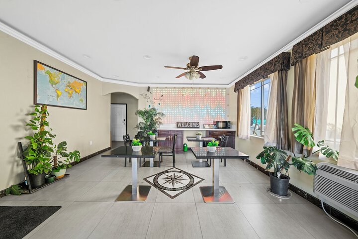 Hotel Interior 6 of 32