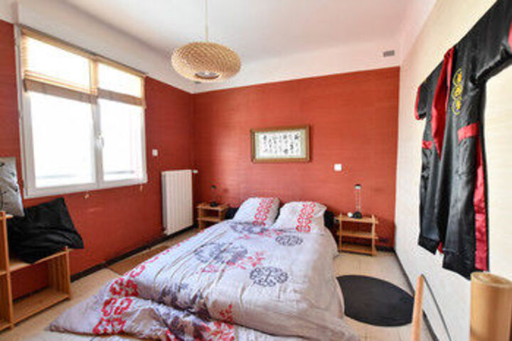 Room 6 of 19