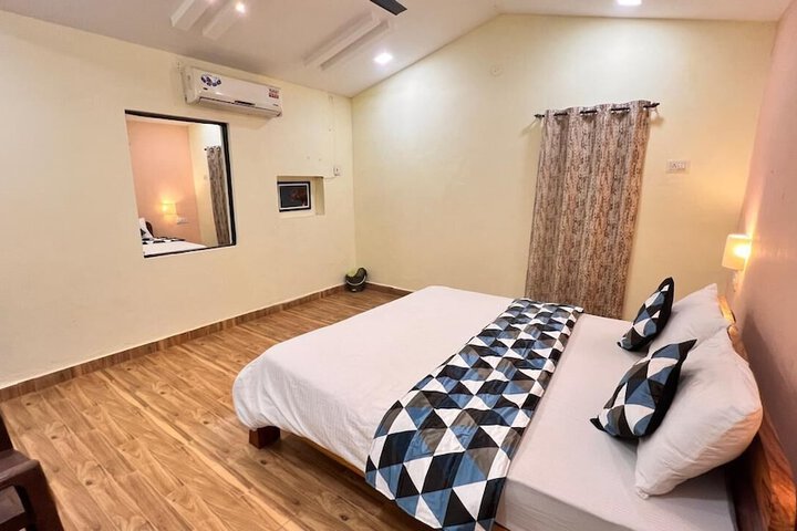 Room 10 of 25