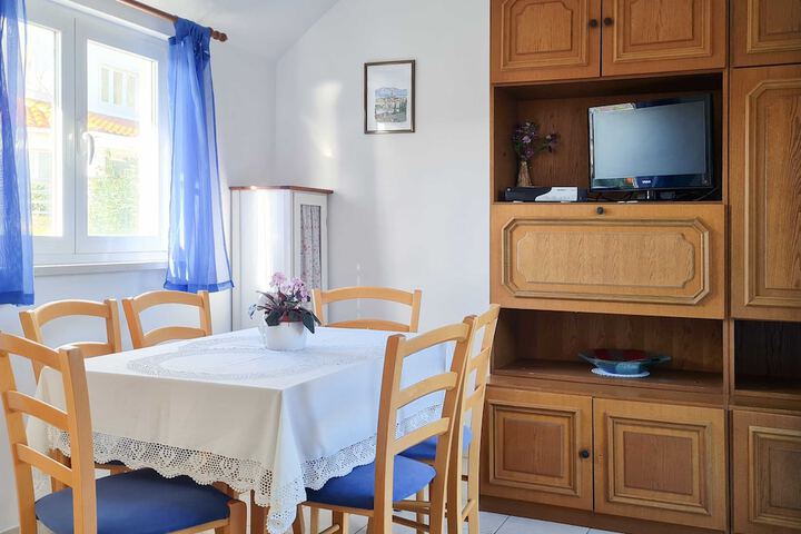 Room 33 of 54