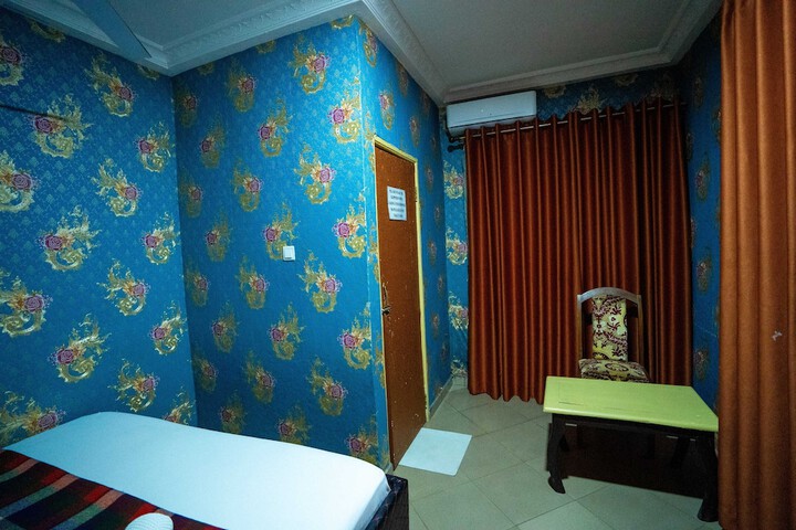 Room 9 of 41