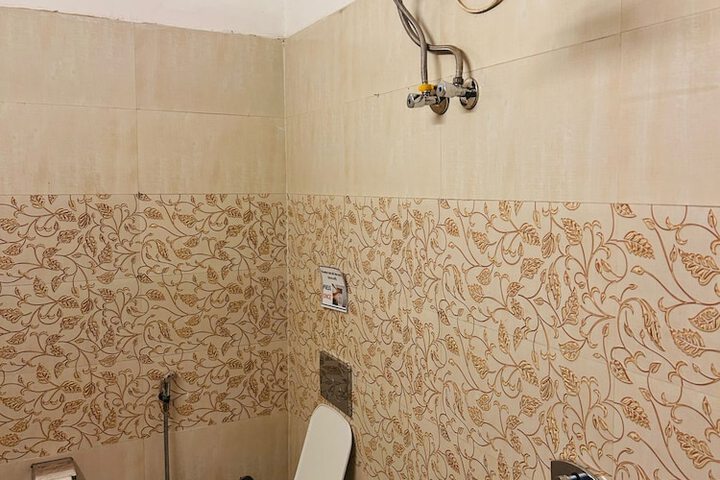 Room 20 of 77