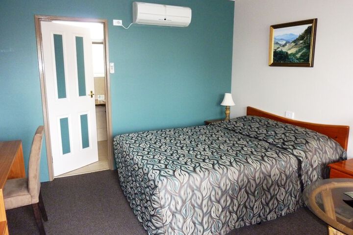 Room 19 of 35
