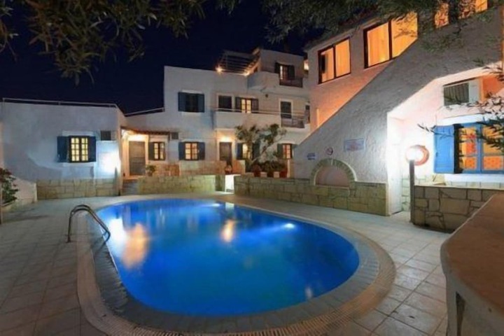 Hotel with Pool