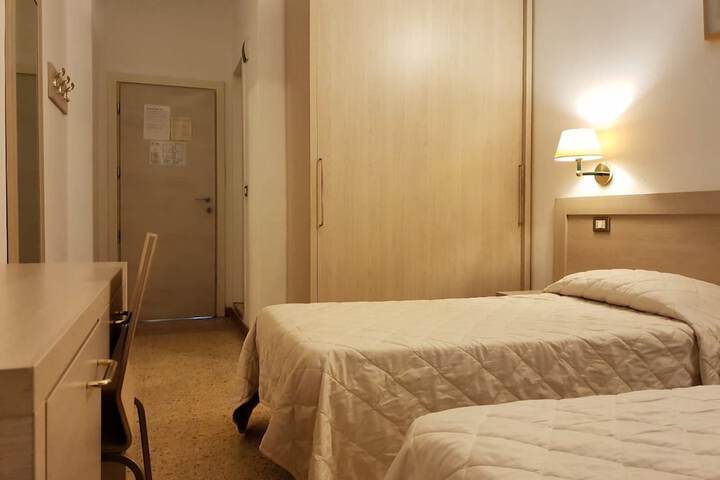 Room 8 of 24