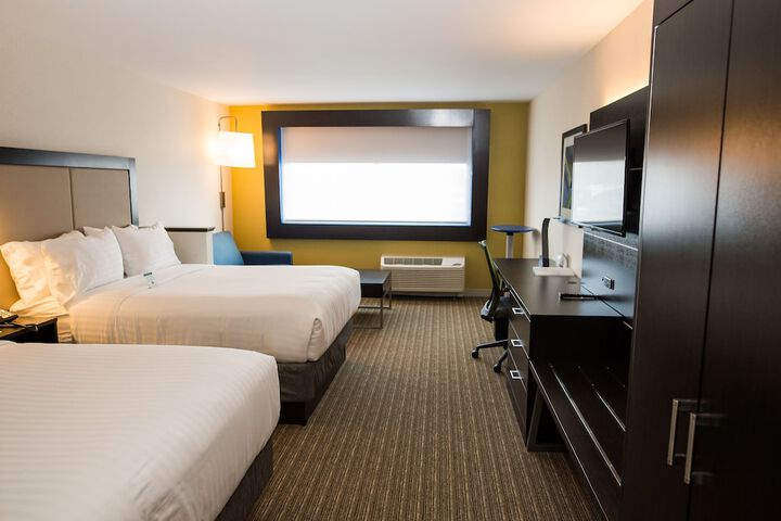 Standard 2 Queen Beds Accessible (1 of 19)