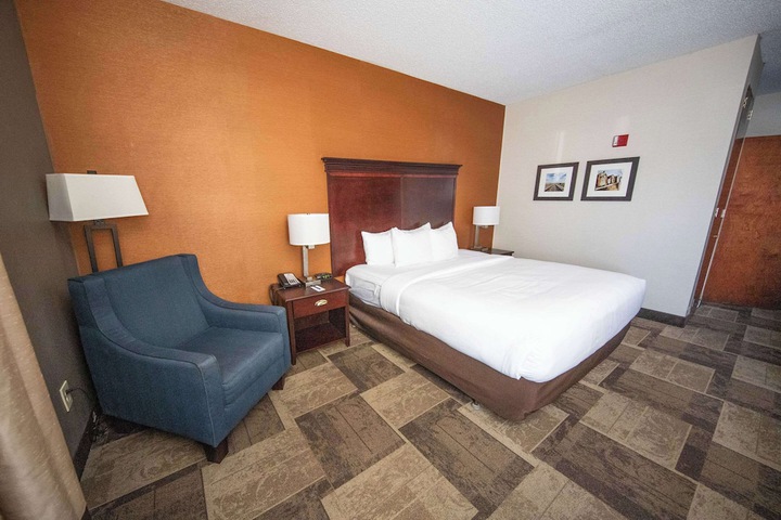 1 King Bed Accessible (6 of 16)