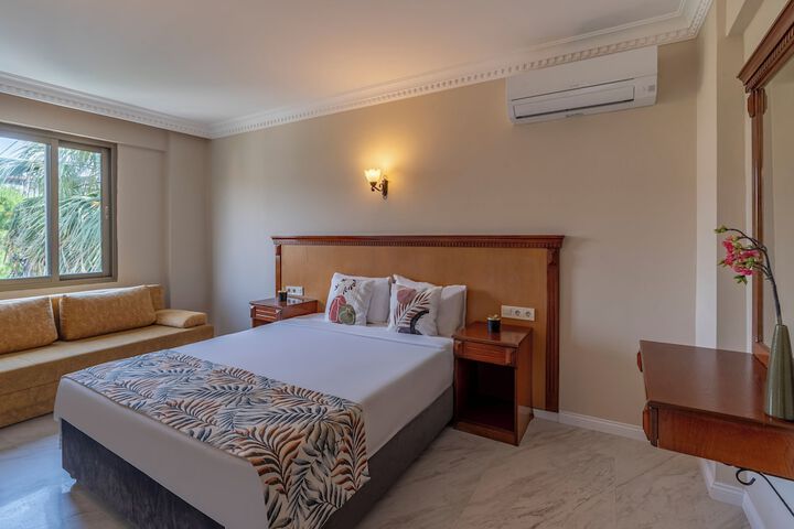 Room 26 of 104