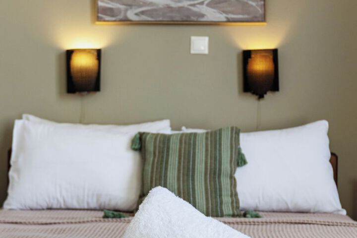 Room 32 of 74