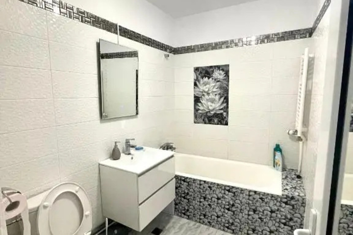 Room 9 of 10