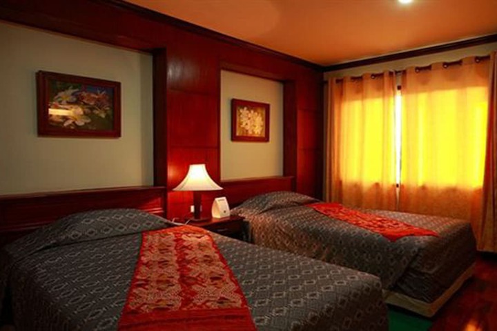 Room 13 of 31