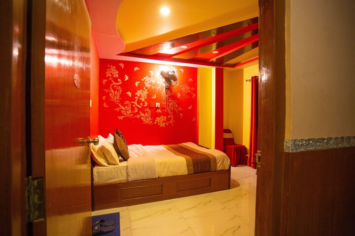 Room 10 of 26
