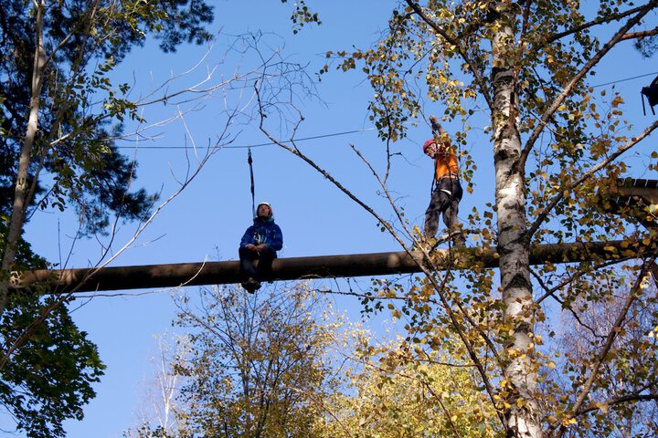 Ropes course (team building)