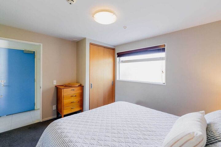 Room 13 of 90