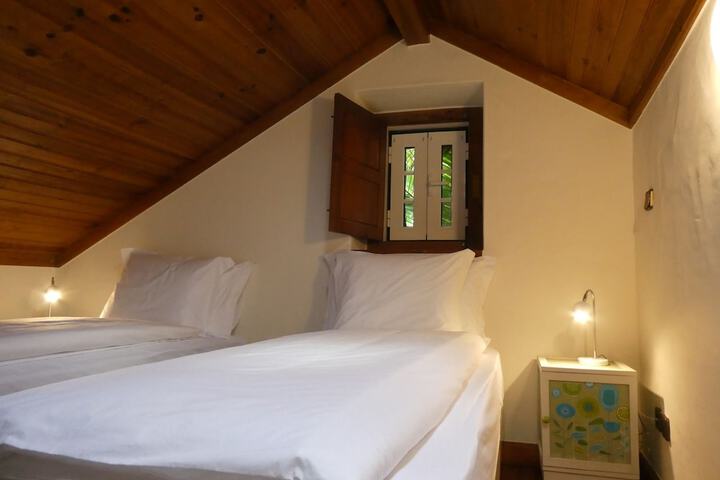Room 8 of 61