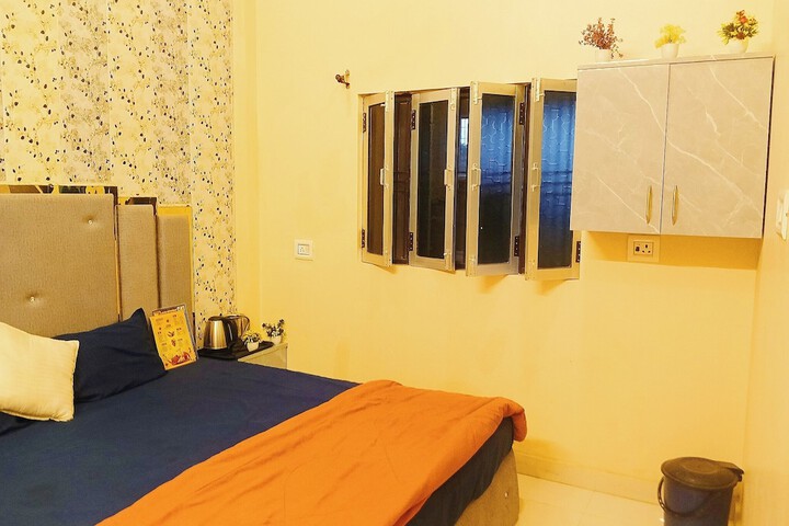 Room 12 of 51