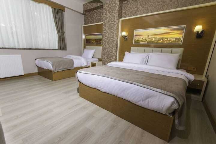 Room 10 of 30